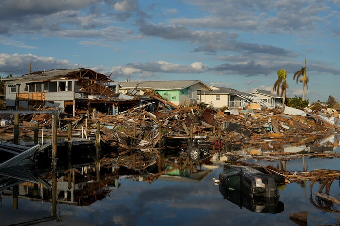 Schade in Fort Myers Beach, Florida, na de doortocht van orkaan Ian.
