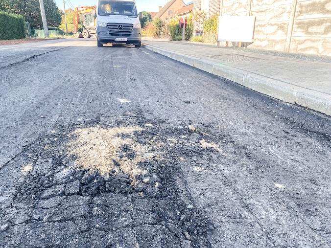 Heurnestraat blijft week langer afgesloten: barsten en scheuren in pas ...