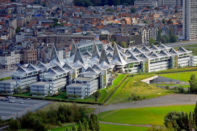 Het Antwerps justitiepaleis, bijgenaamd het Vlinderpaleis.