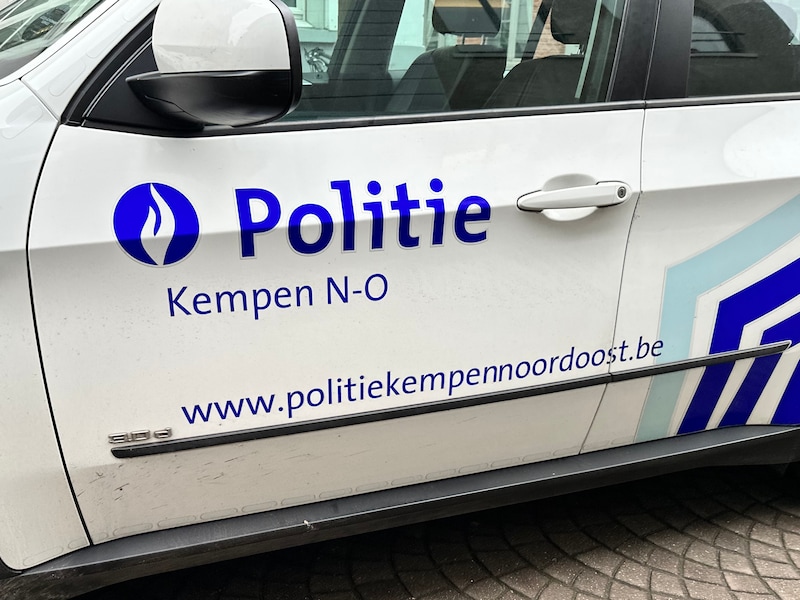 Politie controleert vijf barbierszaken in Arendonk, Retie en Ravels: 258 cosmeticaproducten uit handel genomen