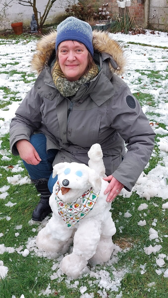 Het dunne laagje zorgde voor heel wat sneeuwpret. De vrouw van Yvan maakte zelfs een hondje uit sneeuw! 