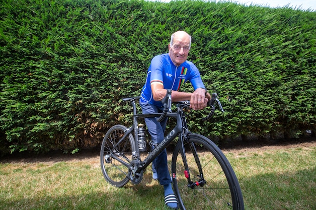 Ex-geletruidrager Willy Teirlinck wordt op zijn 74ste wereldkampioen ...