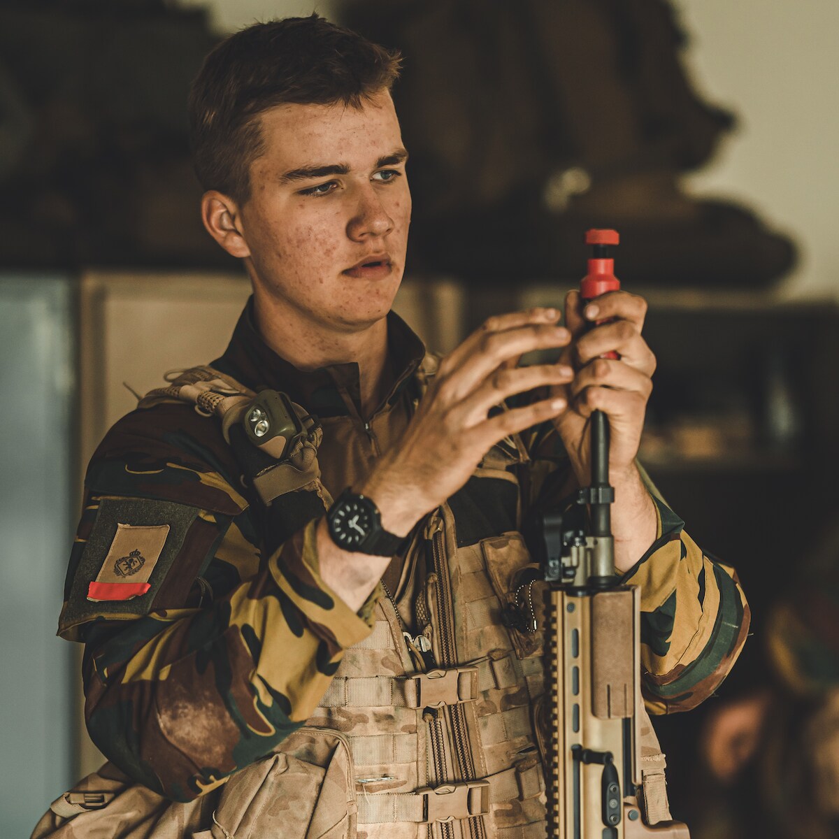 Wordt prins Gabriël (22) eerste lid van de koninklijke familie met betaalde  job bij Defensie? Nieuwe regels maken het mogelijk | Showbizz | HLN.be