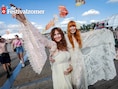 Deze Britse superfans kwamen speciaal overgevlogen om Florence + The Machine te zien: “We kennen vervanger Balthazar niet, maar gaan wél kijken”