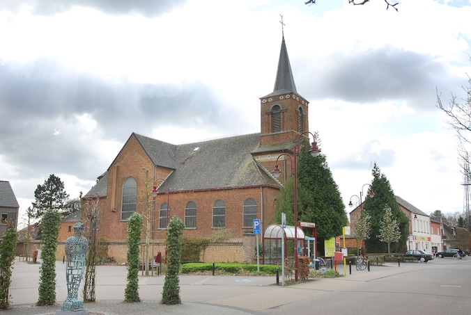 De kerk van Wolfsdonk, waar de tentoonstelling doorgaat.