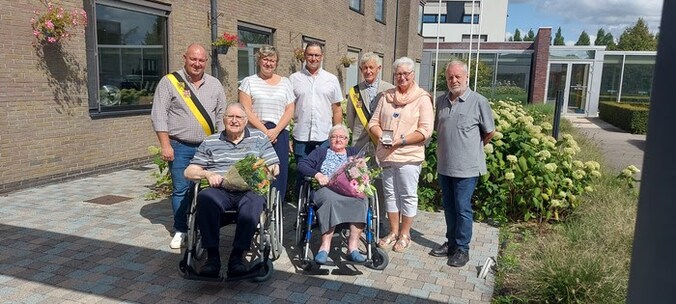 Mariette en Etienne vieren briljanten huwelijksverjaardag in Bassevelde.