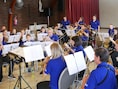 Fanfare SNK Weelde en jeugdorkest kleuren zondag tijdens kermisweekend in Weelde 