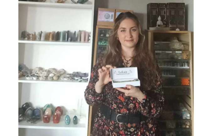 Op zaterdag 14 oktober om 18 uur komt de nieuwe webshop van Leana Luycx (23) uit Zottegem online.