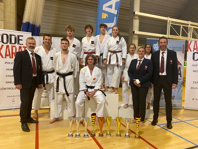 Kampioenen bij karateteam Kazoku Assenede.