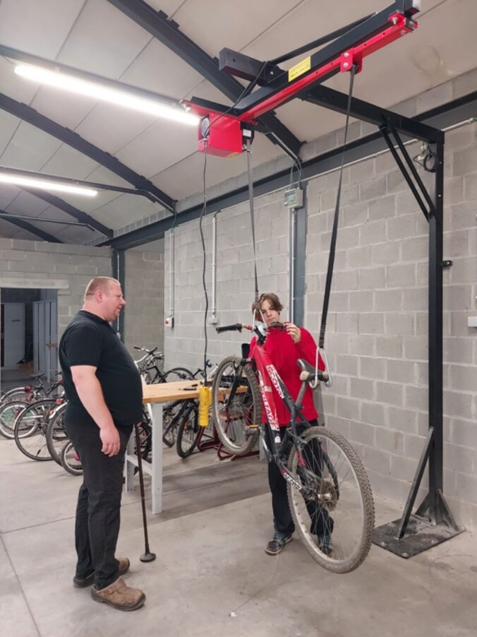 Zyge Van Osmael volgt de duale opleiding tot fietshersteller via De Masten in Kapellen 