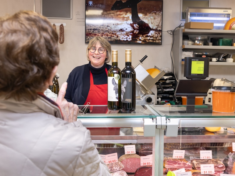 Hansbeke wil dorpswinkel niet verliezen, maar Mieke staat niet eeuwig achter de toonbank: “Ik blijf zeker tot 2030, maar wat daarna?”