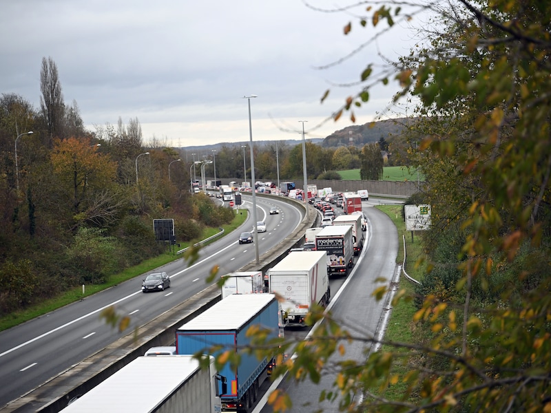 Halfuur file op E314 richting Lummen door ongeval in Wilsele