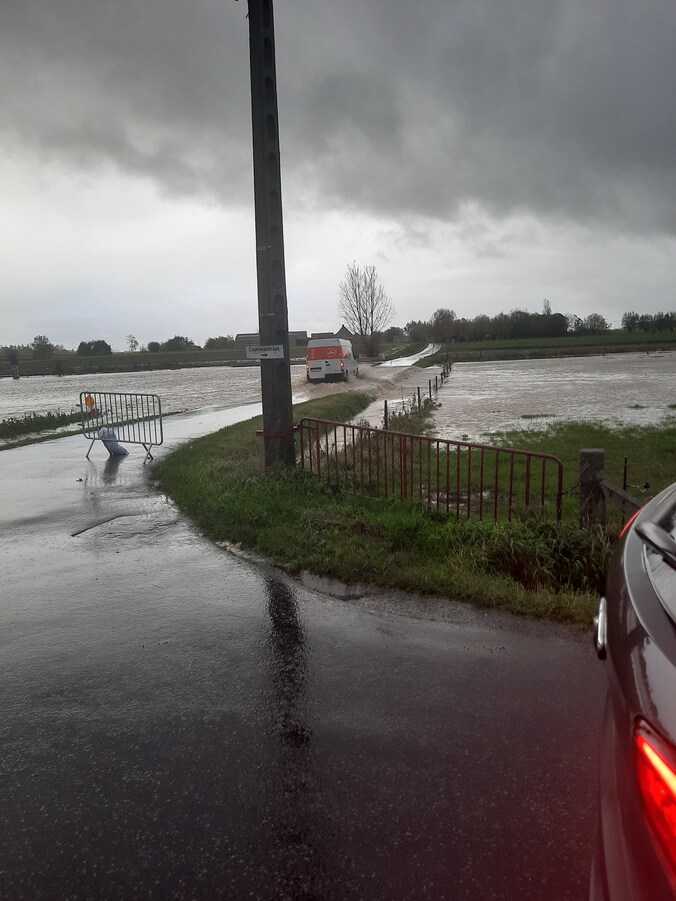 In de regio rond Ieper lopen de straten onder.