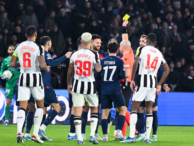 Refs met bodycams, blauwe kaarten en live VAR-communicatie? Hoe het vandaag een revolutionaire dag kan worden voor het voetbal