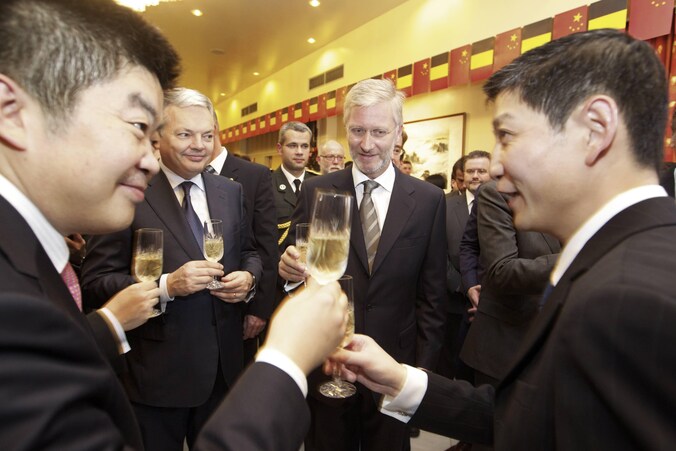 Feng Jun, Didier Reynders, prins Filip en de Chinese ambassadeur Liao Lqiang.
