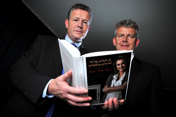 Oud-VB-voorzitter Frank Vanhecke schreef samen met Koen Dillen, zoon van wijlen Vlaams Blok-oprichter Karel Dillen, het boek 'Al bij al heb ik gelukkig geleefd. Het bewogen leven van Marie-Rose Morel','. Vanheckes echtgenote verloor in februari 2011 de strijd tegen kanker.