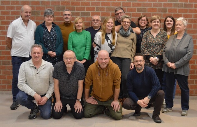 De toneelgroep v.an KWB Geel-Holven.