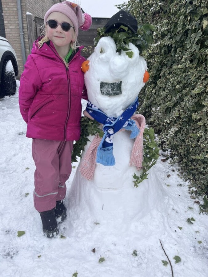 Sneeuwpop in Zwevegem.