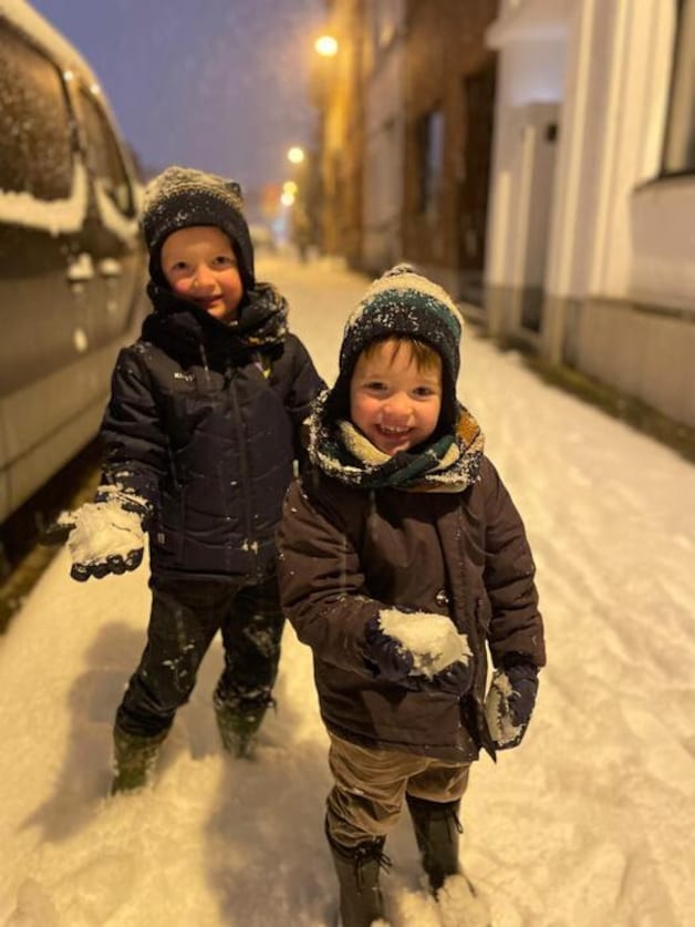 Sneeuwballengevecht in Hasselt.