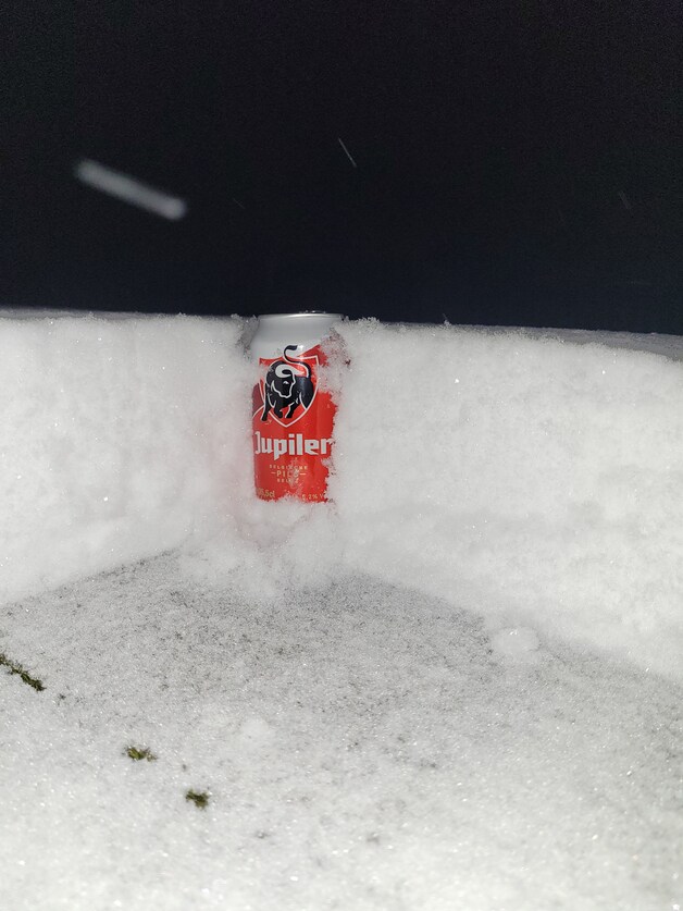 Sneeuw even hoog als blikje bier.
