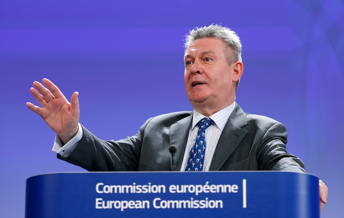 "We gaan geen fundamenteel Europees beleid opofferen in een koehandel", aldus Karel De Gucht.