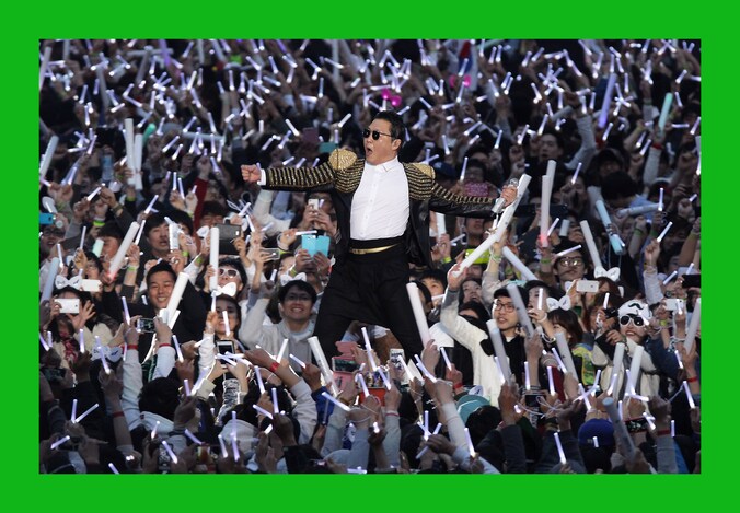 Psy in Seoul bij de voorstelling van zijn nieuwe song 'Gentleman'