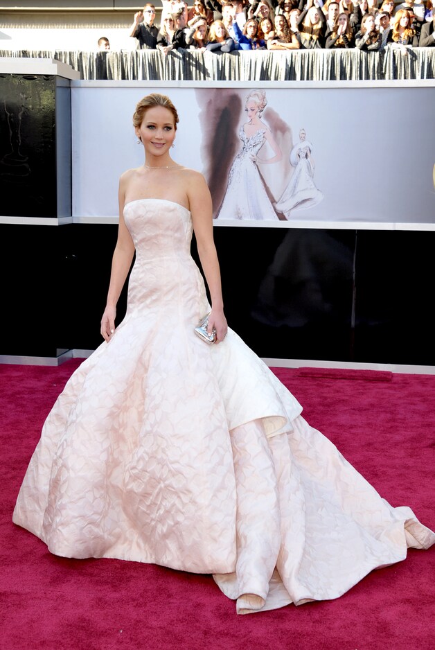 Jennifer Lawrence in een lichte pasteltint.