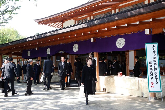 De ingang van de Yasukuni-tempel in Tokio.