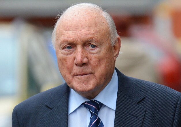 Stuart Hall is vorige week ook voor kindermisbruik gearresteerd