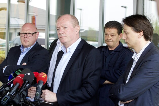 Burgemeester Alain Pardaen (links).