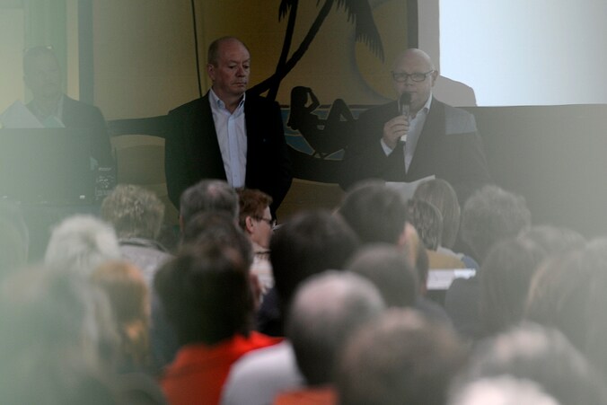 Gouverneur Jan Briers op de informatievergadering vanavond in Wetteren.