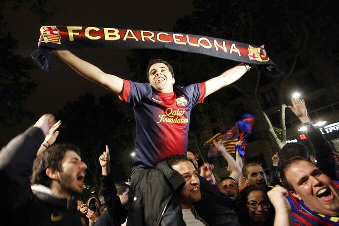 Fans van Barcelona vierden tot diep in de nacht feest.