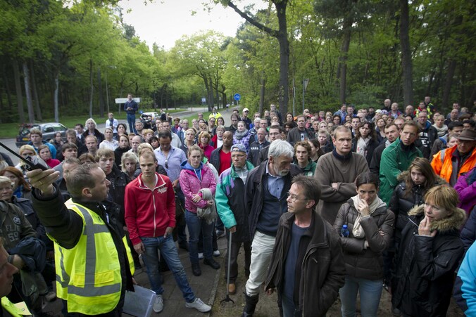 Vrijwilligers bereiden zich voor op de zoektocht naar de vermiste broertjes Ruben en Julian