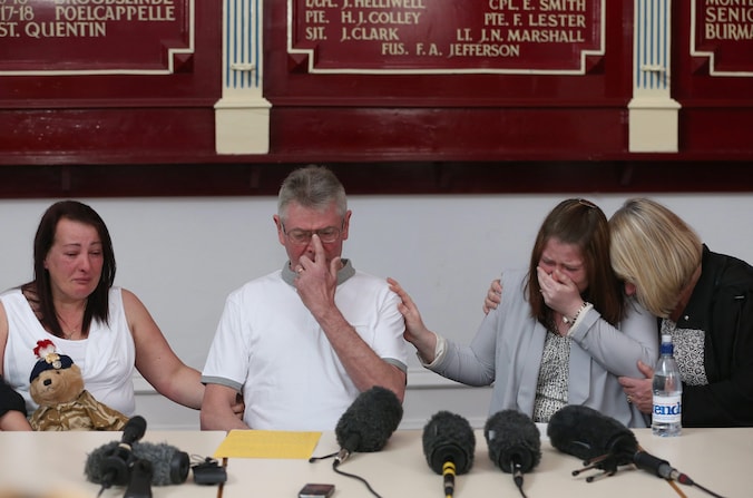 De familie van Lee Rigby tijdens de persconferentie.