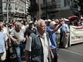 Gepensioneerden protesteerden in juni nog tegen de inkrimping van uitkeringen en het falende gezondheidssysteem.
