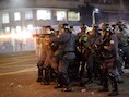 De politie schiet met rubberkogels in Sao Paulo tijdens demonstraties vorige week.