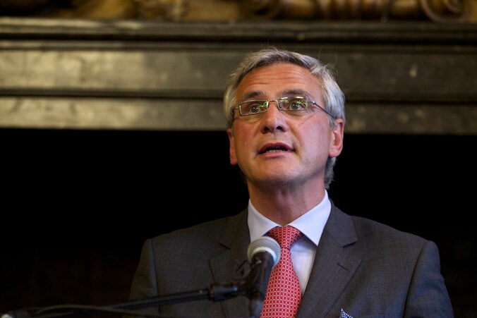 Kris Peeters.