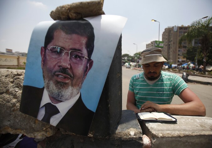 De Moslimbroeders eisen dat de afgezette president Mursi weer aan de macht komt.