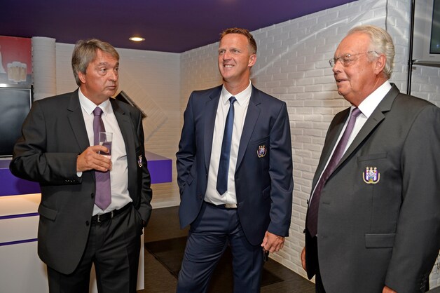 Manager Herman Van Holsbeeck met zijn trainer John van den Brom.