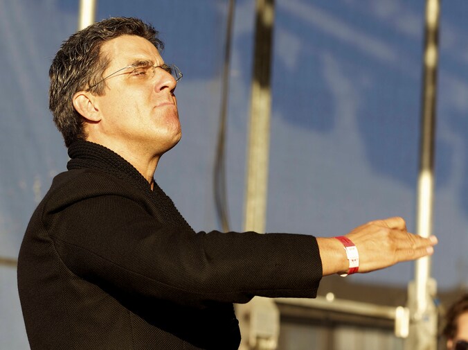 Componist Dirk Brossé nodigt op 16 oktober 40 bevriende componisten uit.