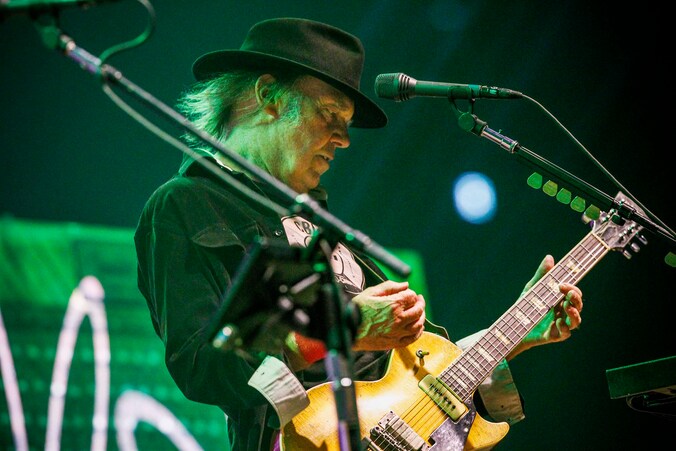 Neil Young &amp; Crazy Horse op een eerder concert in Oslo.