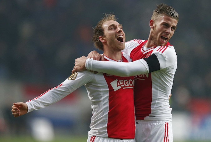 Alderweireld viert met Eriksen, twee spelers die in extremis verhuizen.