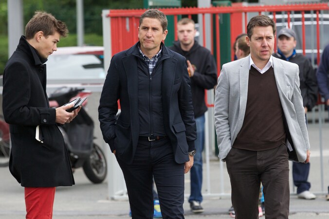 Garrido wordt naar de exit begeleid door Vincent Mannaert.