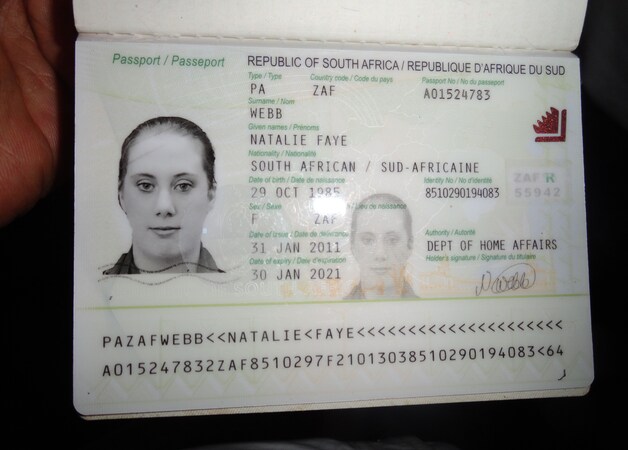 En vals paspoort van de Witte Weduwe. Hier met de naam Nathalie Faye Webb.