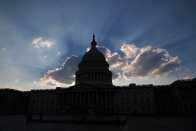Hier, in het Capitool in Washington DC, moet binnen tien dagen de beslissing omtrent de verhoging van het Amerikaans schuldenplafond vallen.