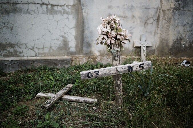 Een naamloos graf op het eiland Lampedusa.