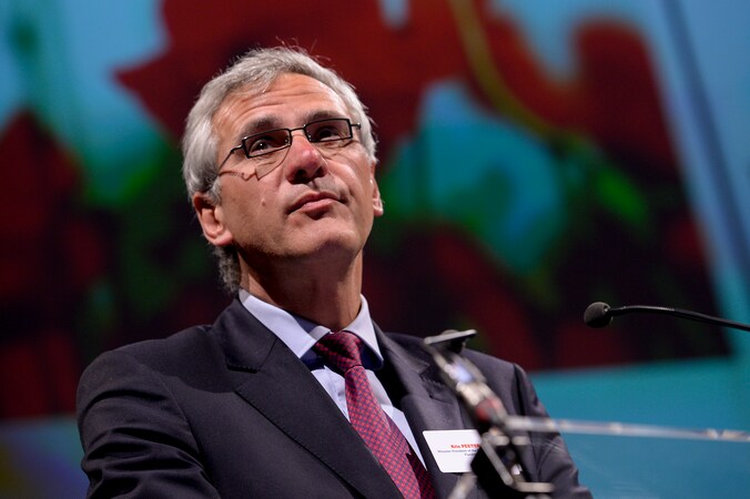 Kris Peeters hamert vooral op het dichten van de loonkloof.