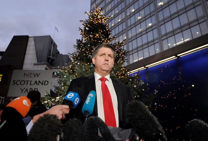 Inspecteur Kevin Hyland van Scotland Yard sprak gisterenavond de pers toe.