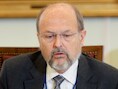 Volgens gouverneur Luc Coene is er geen reden om enthousiast te zijn.