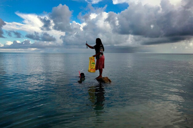 De oceaan is de grootste bron van bestaansmiddelen voor de bevolking van Kiribati.
